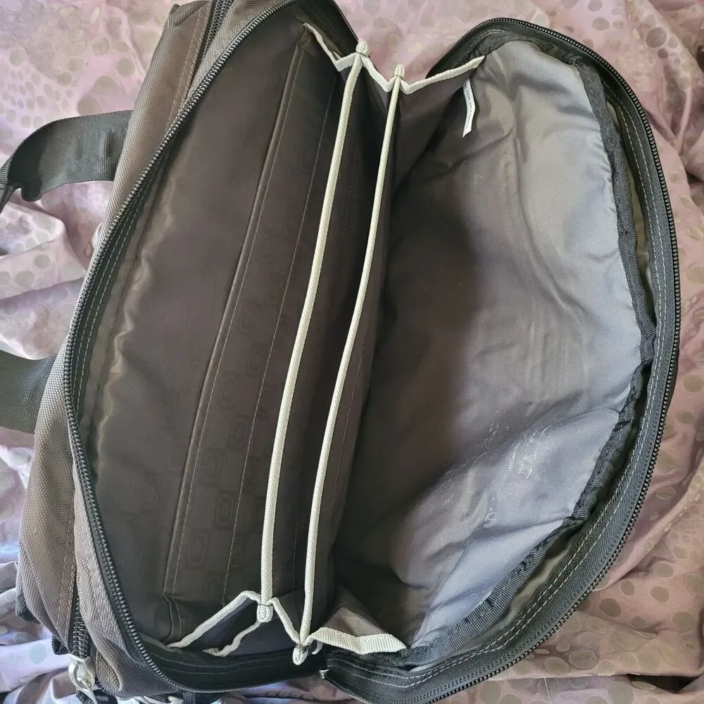 OGIO Technologio Corvette RS.655 Laptop Organizer Messenger Bag Black